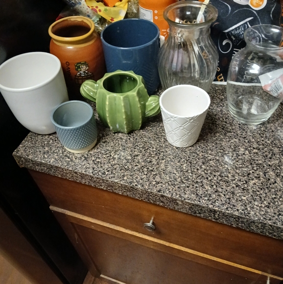 Random Flower Pots - Picture 3 of 4